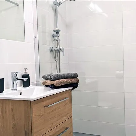 Cicha Przystan Nad Zalewem *