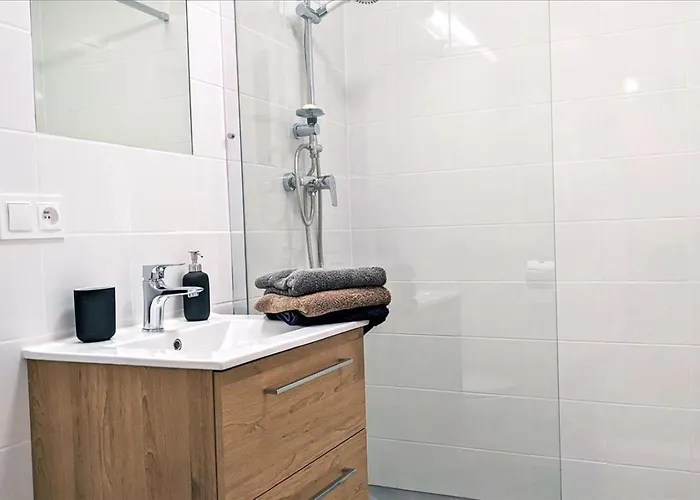 Cicha Przystan Nad Zalewem *